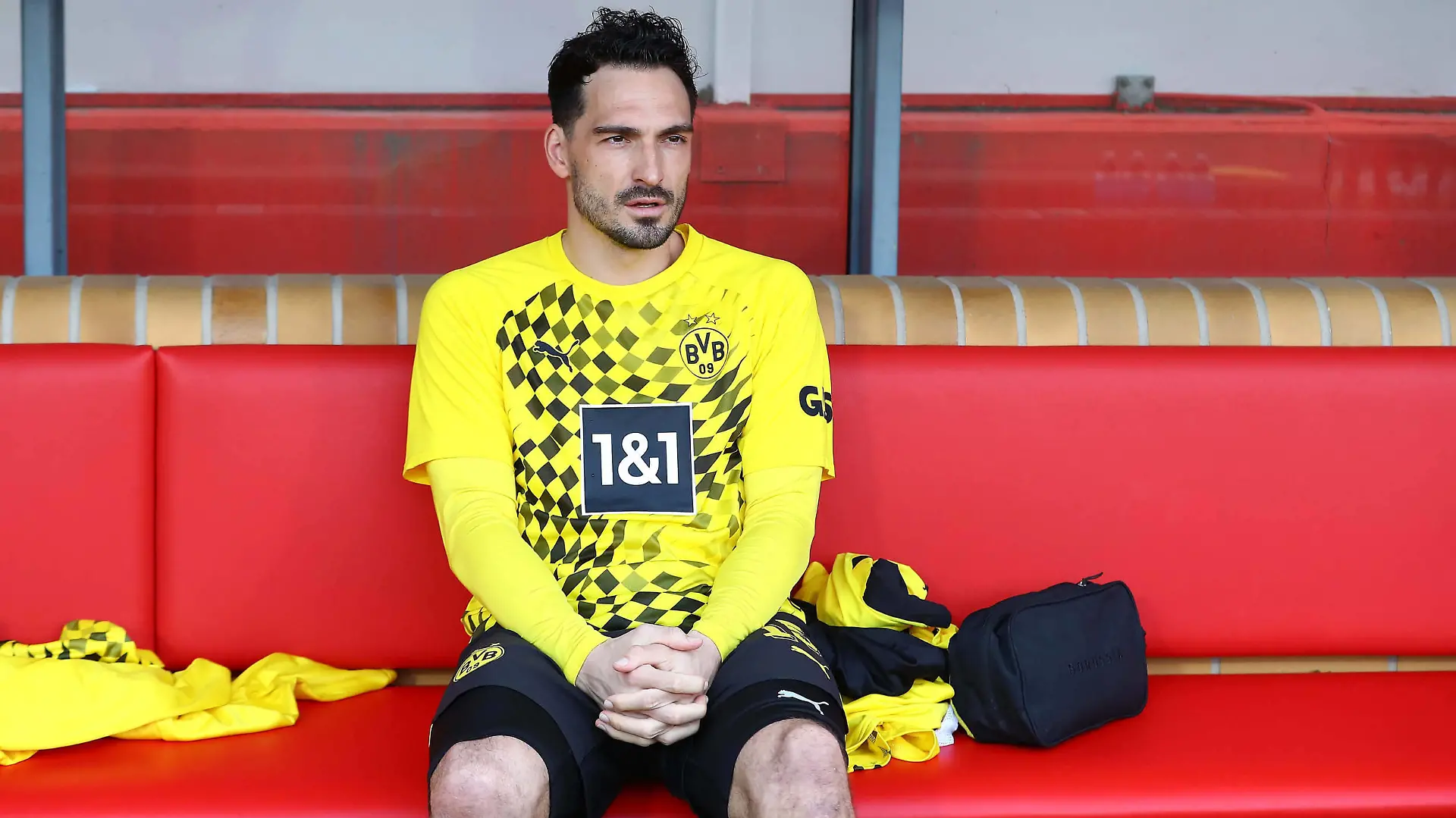 02.03.2024, xtgx, Fussball 1.Bundesliga, Union Berlin - Borussia Dortmund emspor, v.l. Mats Hummels Borussia Dortmund DFL/DFB REGULATIONS PROHIBIT ANY USE OF PHOTOGRAPHS as IMAGE SEQUENCES and/or QUASI-VIDEO Berlin *** 02 03 2024, xtgx, Soccer 1 Bundesliga, Union Berlin Borussia Dortmund emspor, v l Mats Hummels Borussia Dortmund DFL DFB REGULATIONS PROHIBIT ANY USE OF PHOTOGRAPHS as IMAGE SEQUENCES and or QUASI VIDEO Berlin