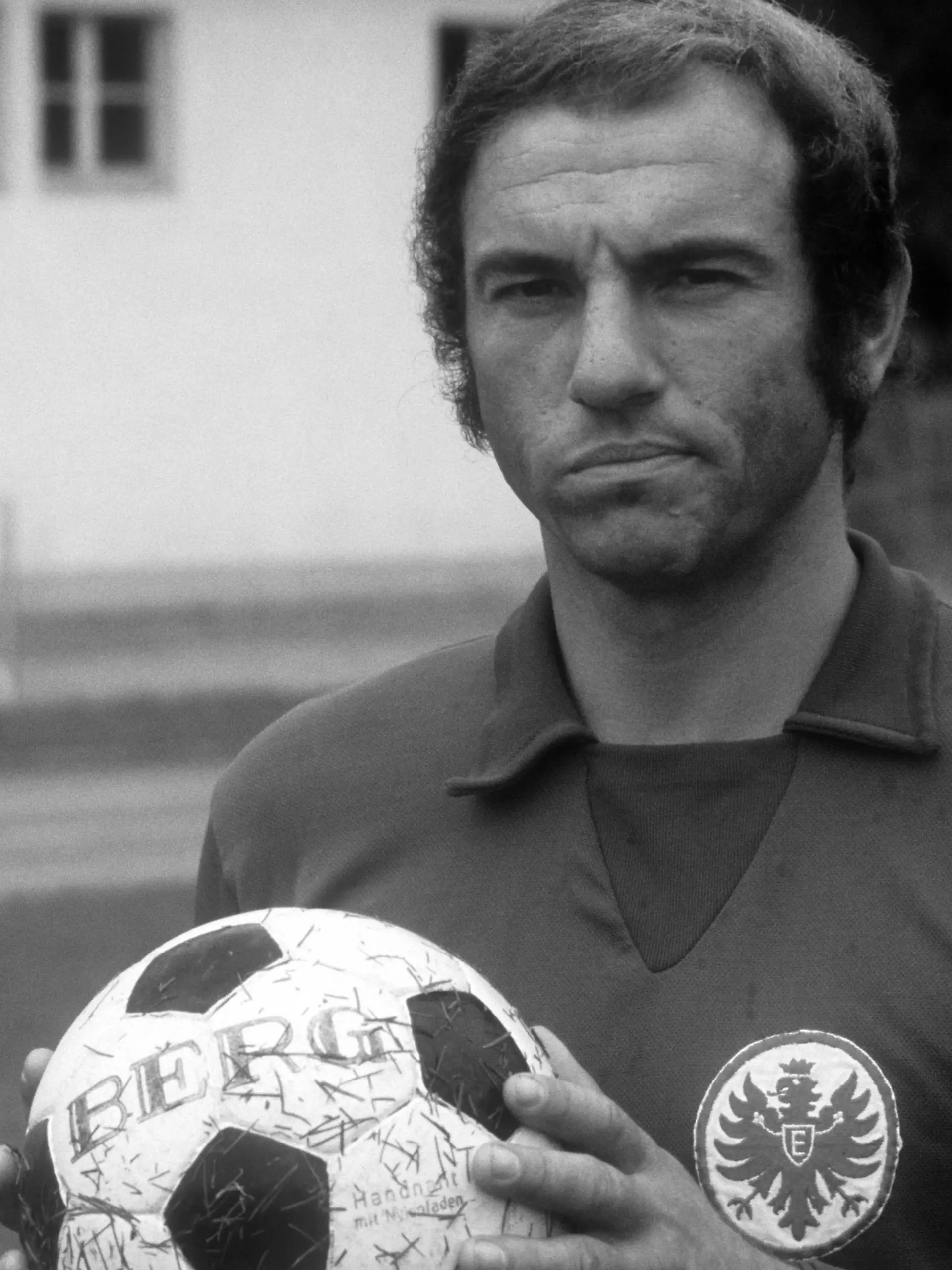 Torwart Dr. Peter Kunter (Eintracht Frankfurt)

Goalkeeper Dr Peter Kunter Eintracht Frankfurt