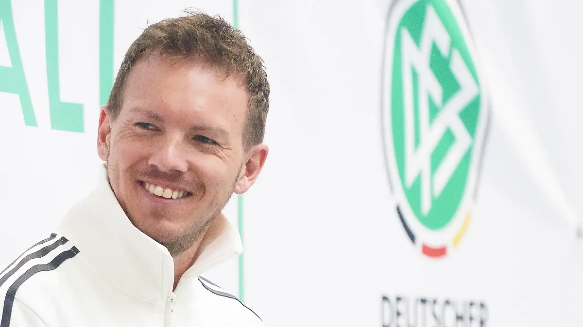 JULIAN NAGELSMANN DFB MACHT SCHULE GRUNDSCHULE ESSENHEIM *** JULIAN NAGELSMANN DFB MACHT SCHULE ESSENHEIM ELEMENTARY SCHOOL PUBLICATIONxNOTxINxUSA