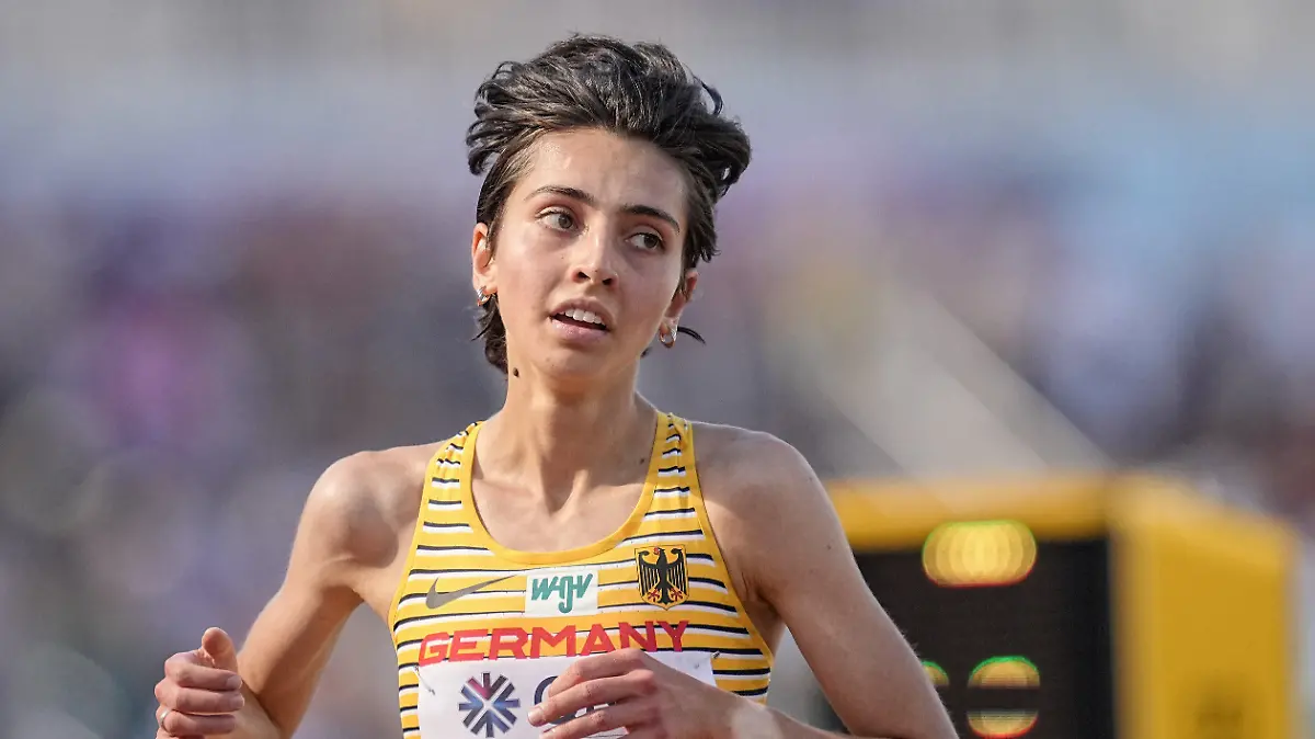ARCHIV - 20.07.2022, USA, Eugene: Leichtathletik: Weltmeisterschaft, 5000m Runde1, Sara Benfares aus Deutschland. Einem Bericht zufolge hat die unter Doping-Verdacht stehende Läuferin ihre Karriere beendet. (zu dpa: «Nach Doping-Vorwurf: Benfares beendet Leichtathletik-Karriere») Foto: Michael Kappeler/dpa +++ dpa-Bildfunk +++
