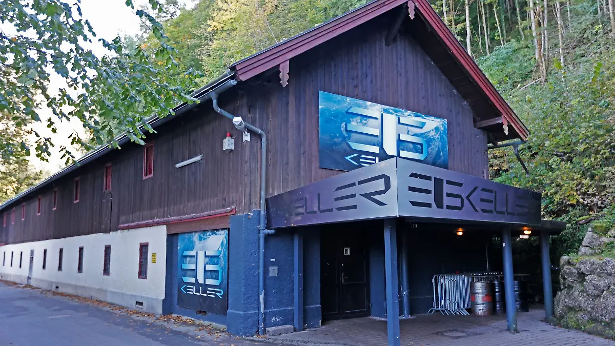 Der Musikclub «Eiskeller» unterhalb des Schlosses Aschau im Chiemgau.