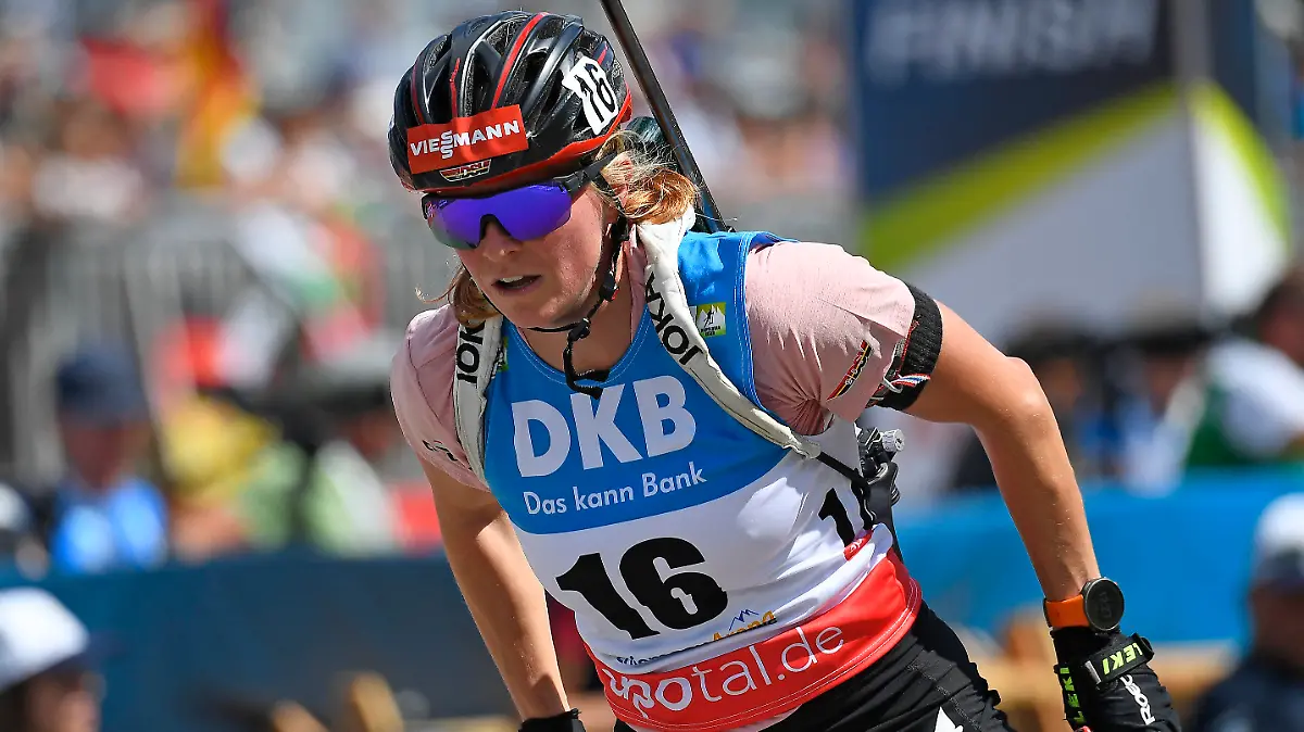 ARCHIV - 26.08.2022, Bayern, Ruhpolding: Deutschlands Franziska Hildebrand bei der Qualifikation zum 4,5 km Super Sprint der Frauen während der Biathlon Sommer-WM.    (zu dpa "Biathletin Hildebrand wird Mutter: Freue mich auf neue Abenteuer") Foto: Uwe Lein/dpa +++ dpa-Bildfunk +++