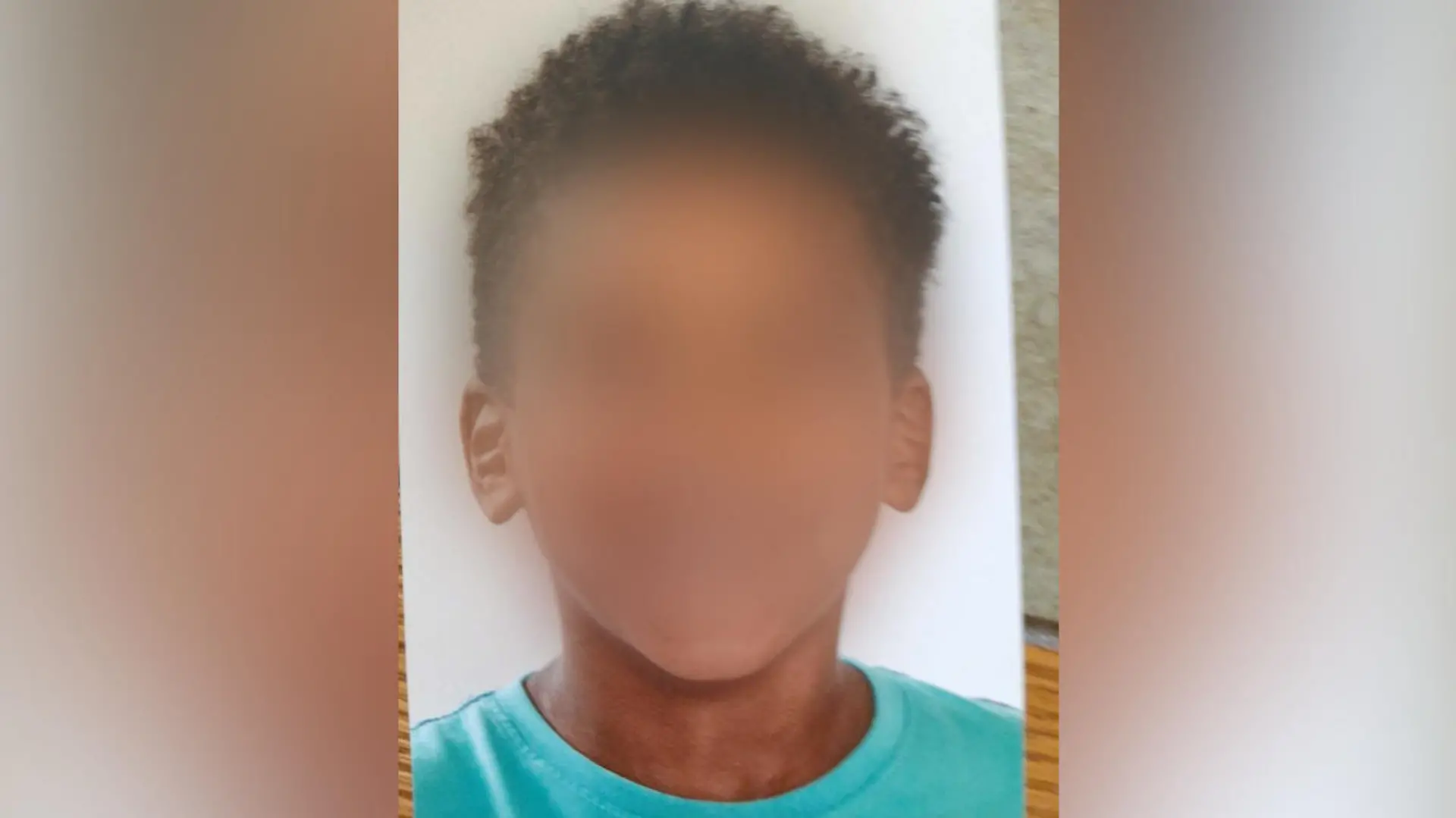 Elias (4) war mit seinem Vater beim Arzt.