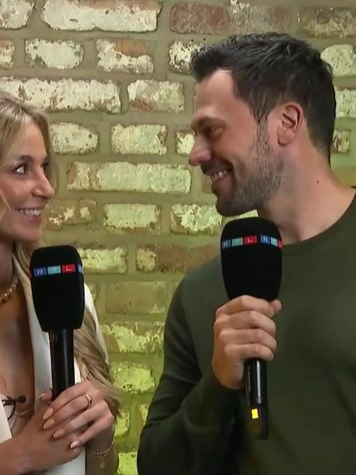 Larissa und Sebastian verstehen sich immer noch gut.