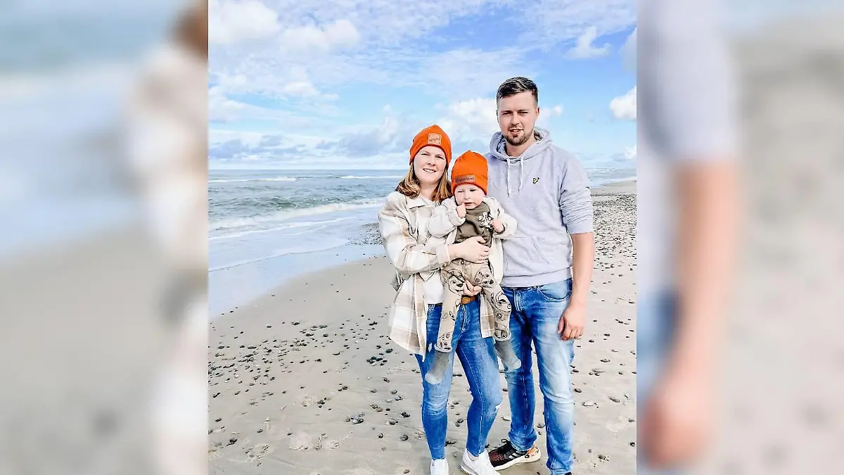 Familie Bursky bei einem Strandausflug.