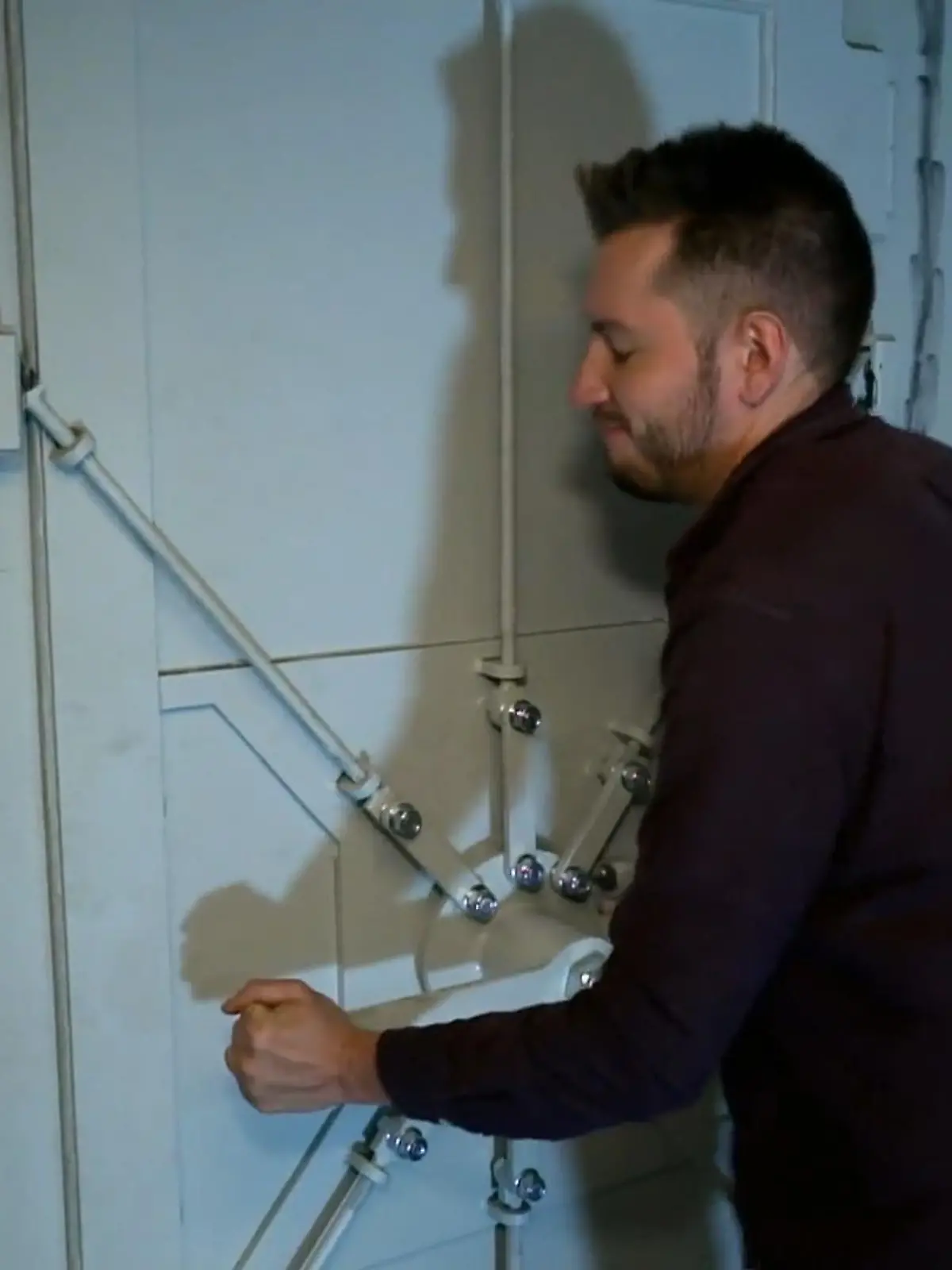 Nachfrage nach privaten Bunkern steigt. Unser RTL-Reporter testet, wie es sich darin wohnt.