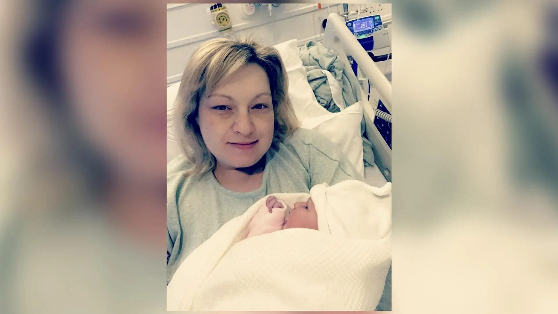 Rebecca Dando und ihre kleine Tochter Lowri Joan Dando kurz nach der Geburt.