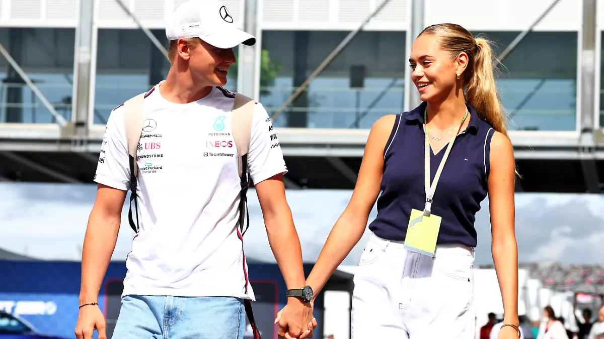 Freundin von Mick Schumacher postet Ring am Finger