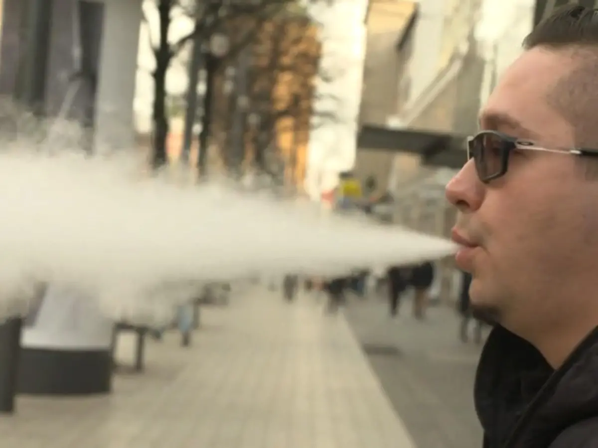 elfbar elfa master akku Gefährlicher Geschmack!: Lungenmediziner fordern Aromen-Verbot für  E-Zigaretten