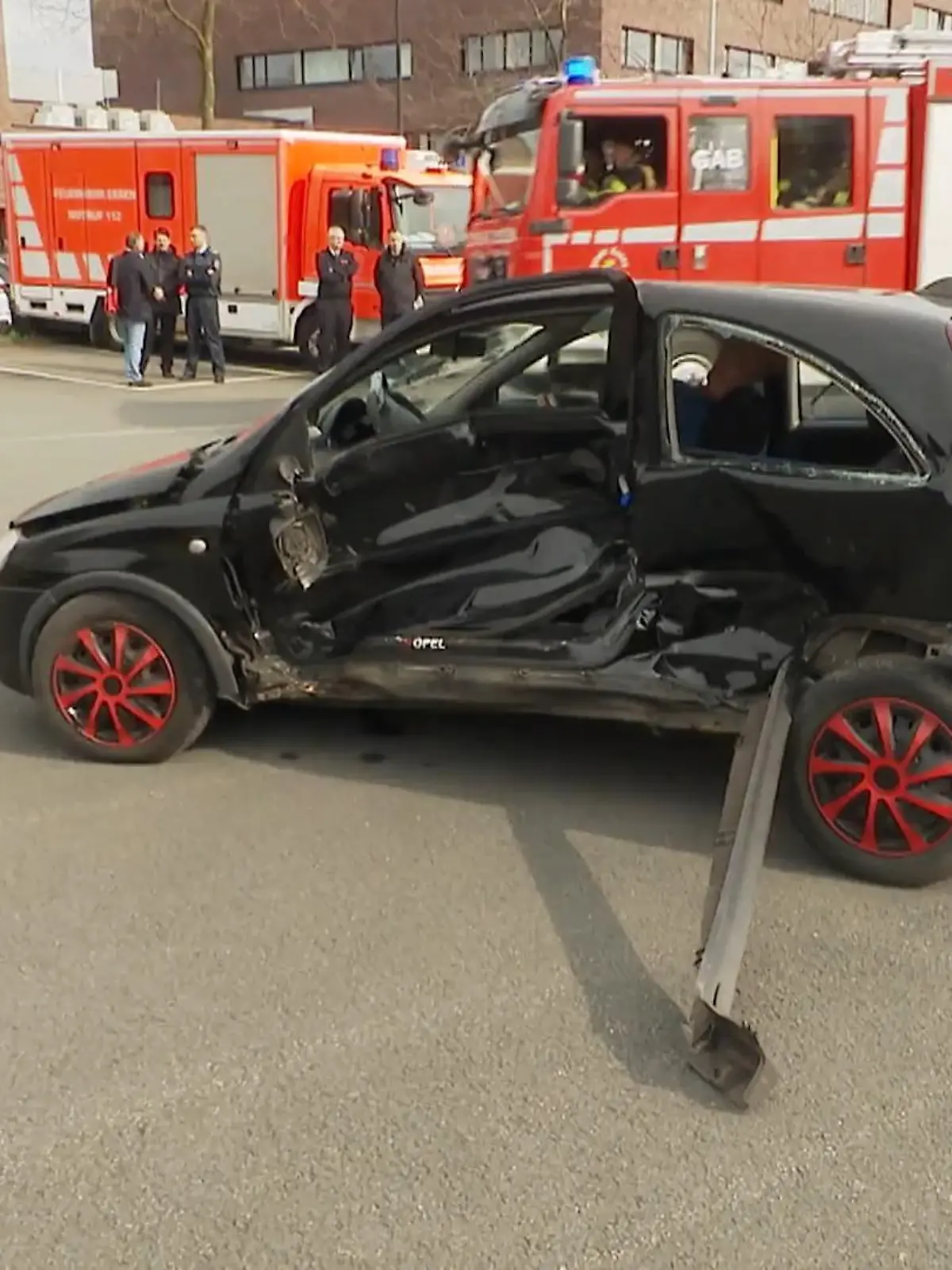 Bild zu: "Feuerwehr setzt neue Standards "