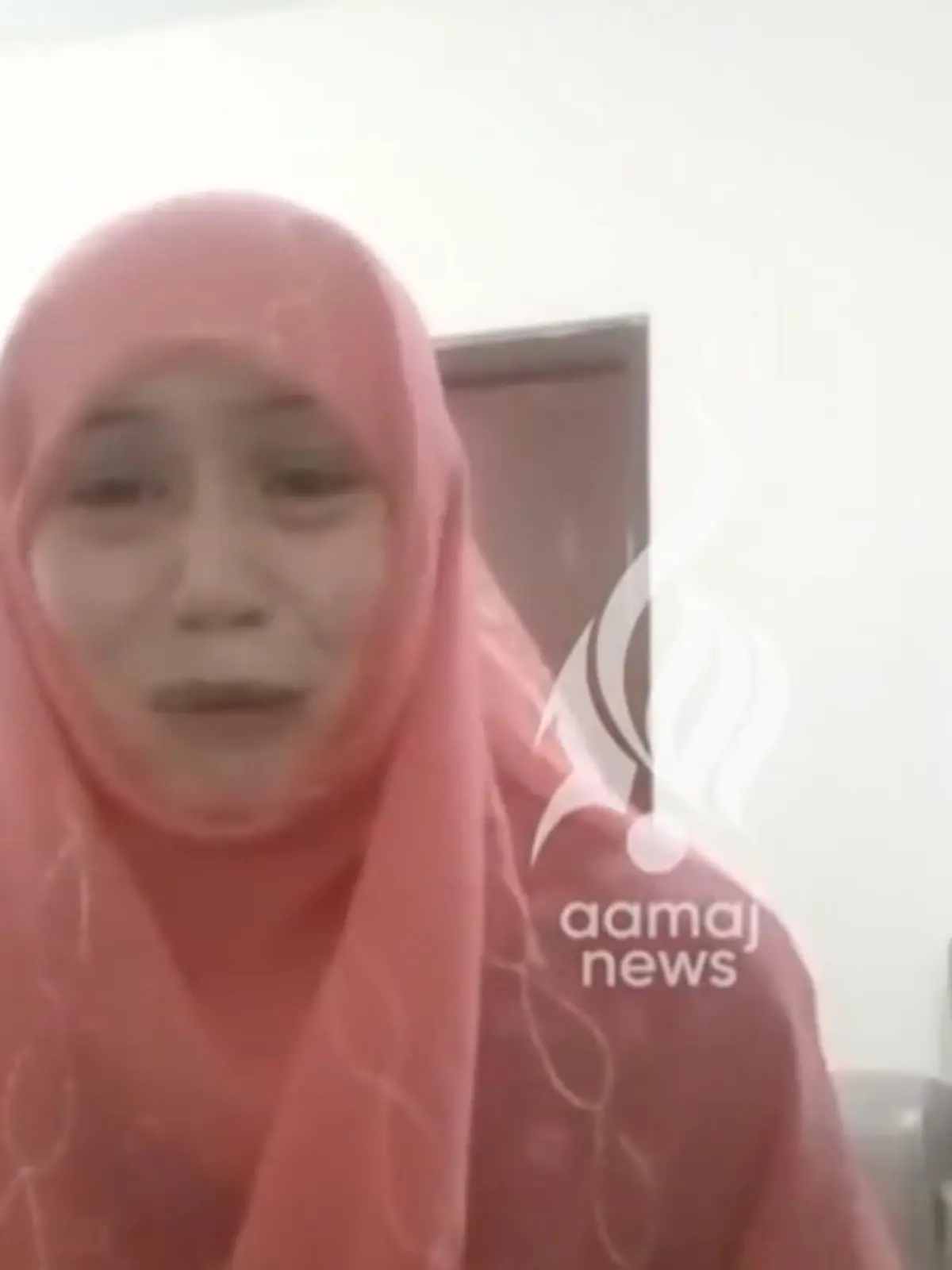„Bitte rettet mich“, fleht eine junge Frau verzweifelt in dem Video, das sie selbst aufnimmt. Es ist Elaha, eine 24 Jahre alte Medizinstudentin aus Afghanistan. Sie fürchtet, dass es die letzten Worte sein konnten, die die Welt von ihr hören wird. „Nach der Veröffentlichung dieses Videos wird mich wahrscheinlich niemand mehr sehen“, erklärt sie.