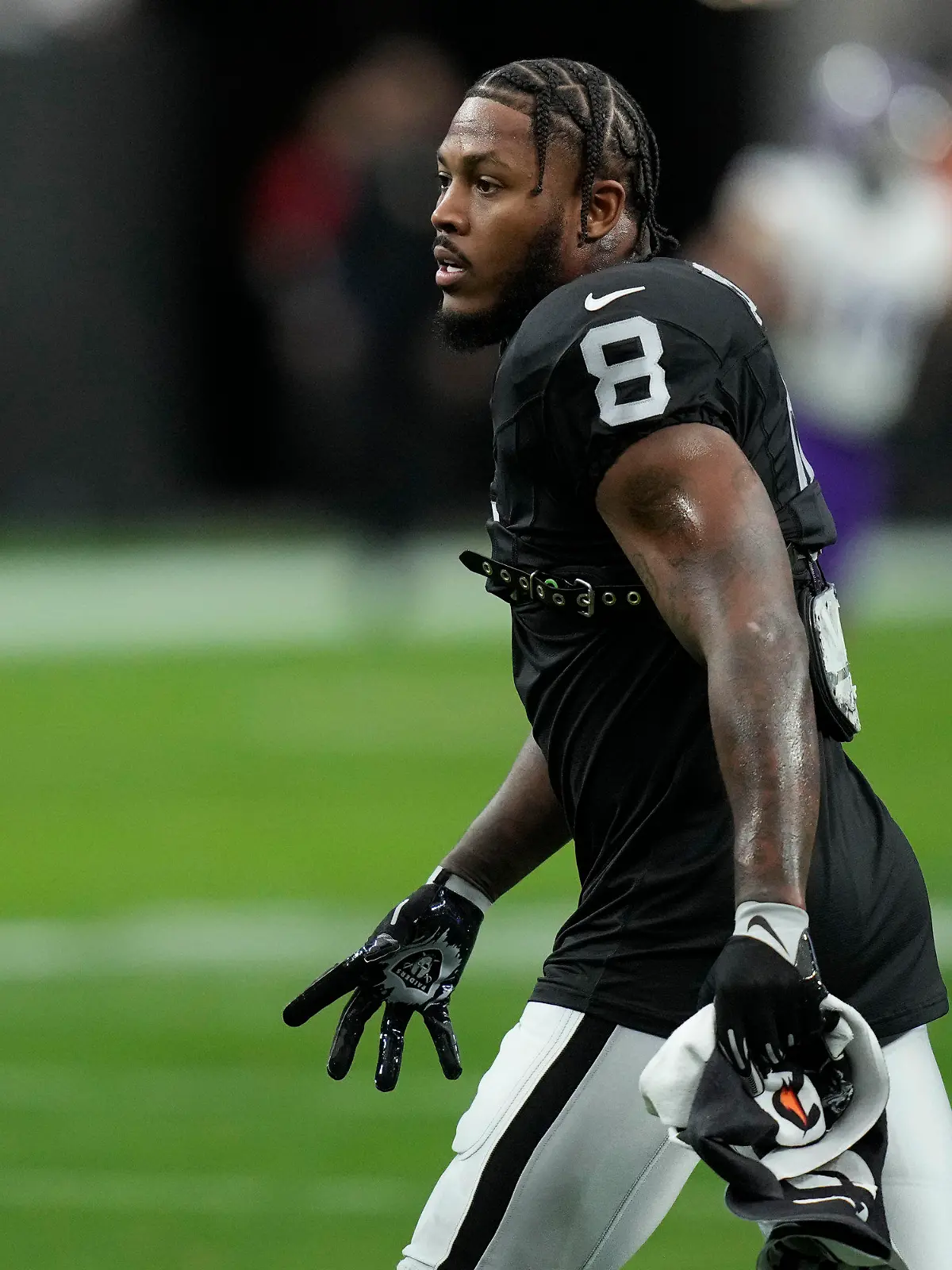 FILE - Las Vegas Raiders running back Josh Jacobs warms up before an NFL football game, Dec. 10, 2023, in Las Vegas. Two people familiar with the deals said Monday, March 11, 2024, that The Green BayPackers will sign Jacobs and Xavier McKinney at the start of the new league year on Wednesday. The people spoke to The Associated Press on condition of anonymity because the team hadn’t announced either move. (AP Photo/John Locher, File)