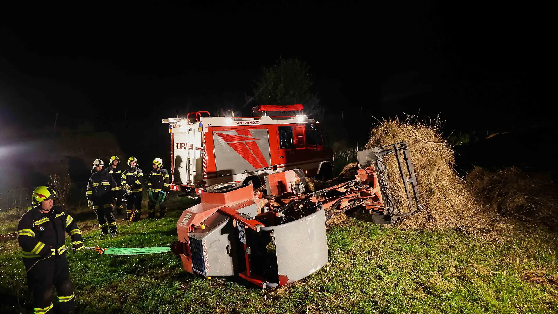 01.09.20202, Überackern, AUT, Personenrettung, Überackern, 11 Jähriger stirbt bei Unfall mit Hoftrak, im Bild die Unfallstelle, Pressefoto Scharinger © 2022, PhotoCredit D. Scharinger