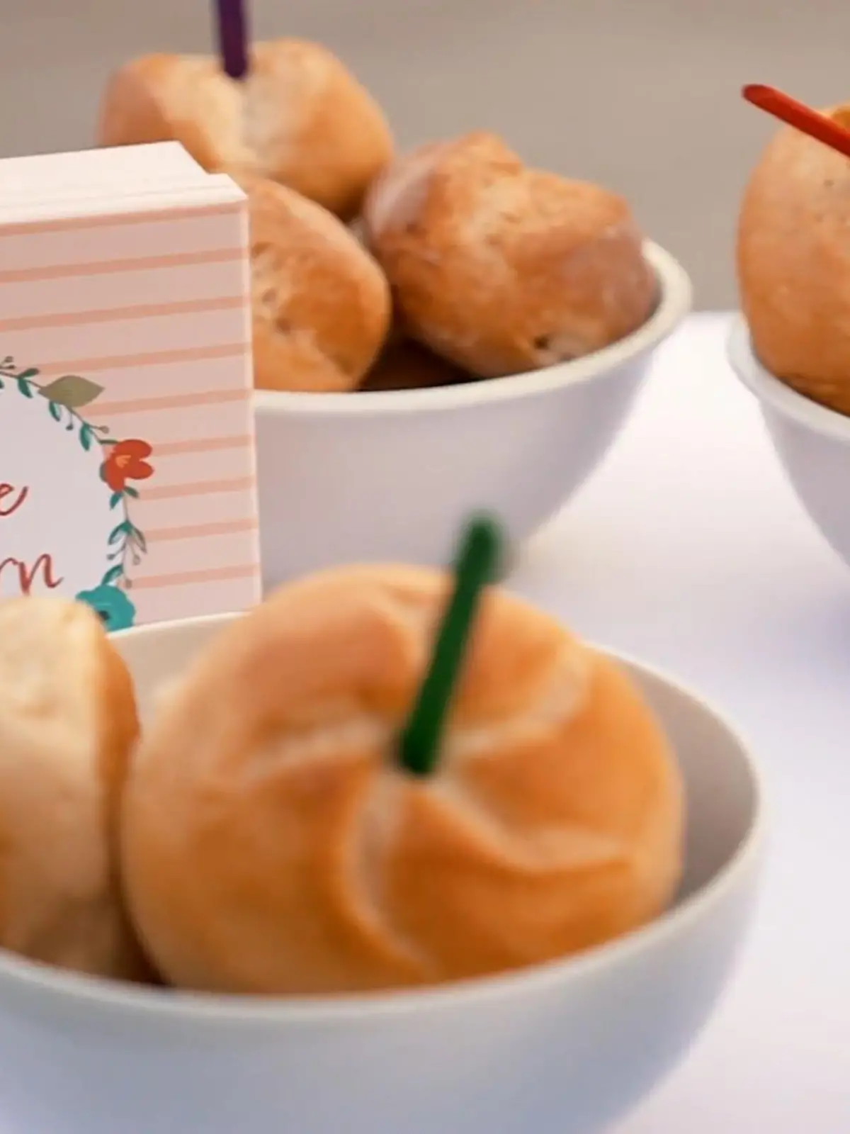 Brötchen gehören einfach zum Frühstück dazu! Zum Sonntagsfrühstück und zum Osterbrunch gleichermaßen. Doch wo gibt es die qualitativ hochwertigsten und geschmacklich besten Brötchen, zum fairsten Preis? Der große Test!