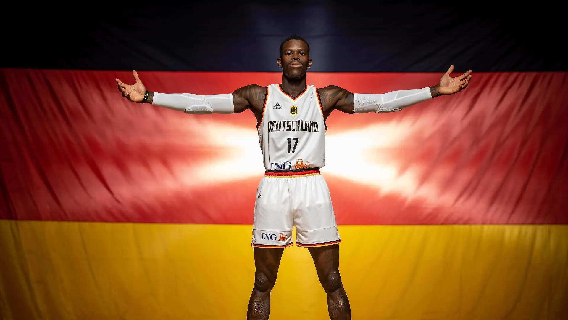 Basketball Köln 08.08.2022 Deutsche Basketball Nationalmannschaft Herren Männer Kader für die Eurobasket 2022 Europameisterschaft Dennis Schröder / Schroeder Deutschland, No.17 Schröder Schroder *** Basketball Cologne 08 08 2022 German Basketball National Team Men Men Squad for Eurobasket 2022 European Championship Dennis Schröder Schroeder Germany, No 17 Schröder Schroder