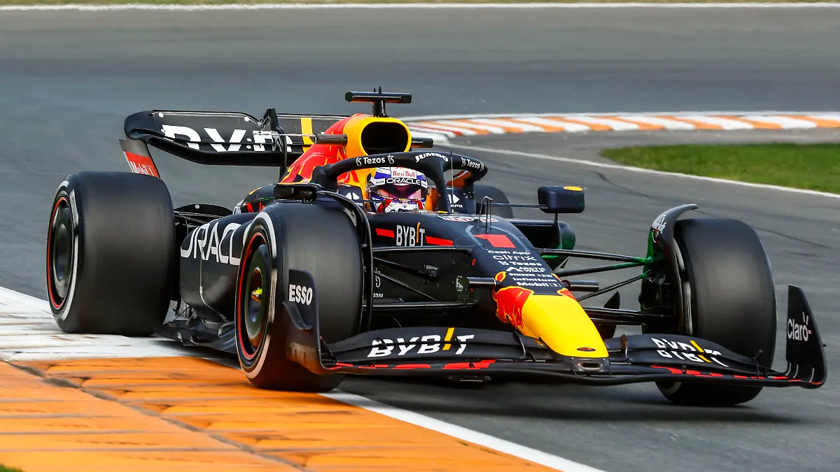 #1 Max Verstappen (NLD, Oracle Red Bull Racing), F1 Grand Prix of the Netherlands at Circuit Zandvoort on September 2, 2022 in Zandvoort, Netherlands. (Photo by HOCH ZWEI)