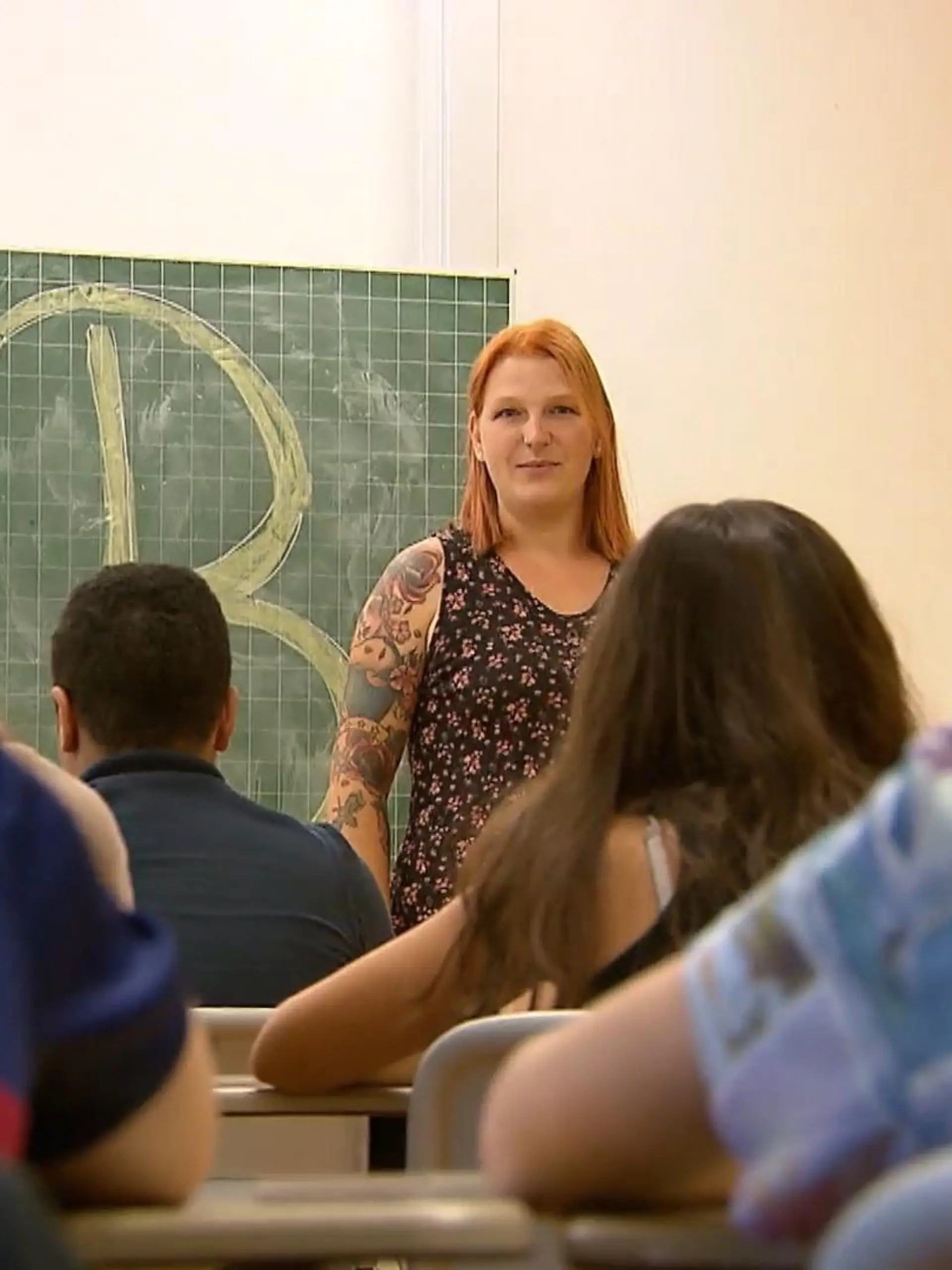 Die Sommerferien neigen sich dem Ende zu und für 787.000 Kinder und Jugendliche startet kommende Woche der Schulalltag in Hessen. Das Land darf in diesem Jahr zusätzlich 59.000 Erstklässler begrüßen. Welche Coronamaßnahmen gelten und wie die ukrainischen Schüler integriert werden, im Video!