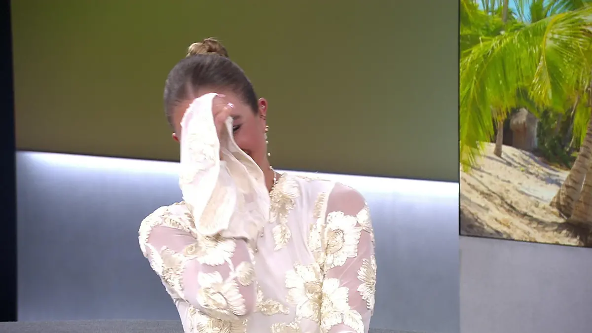 Lola Weippert zwischen Lachen und Weinen „Temptation Island"-Moderatorin bei Punkt 12