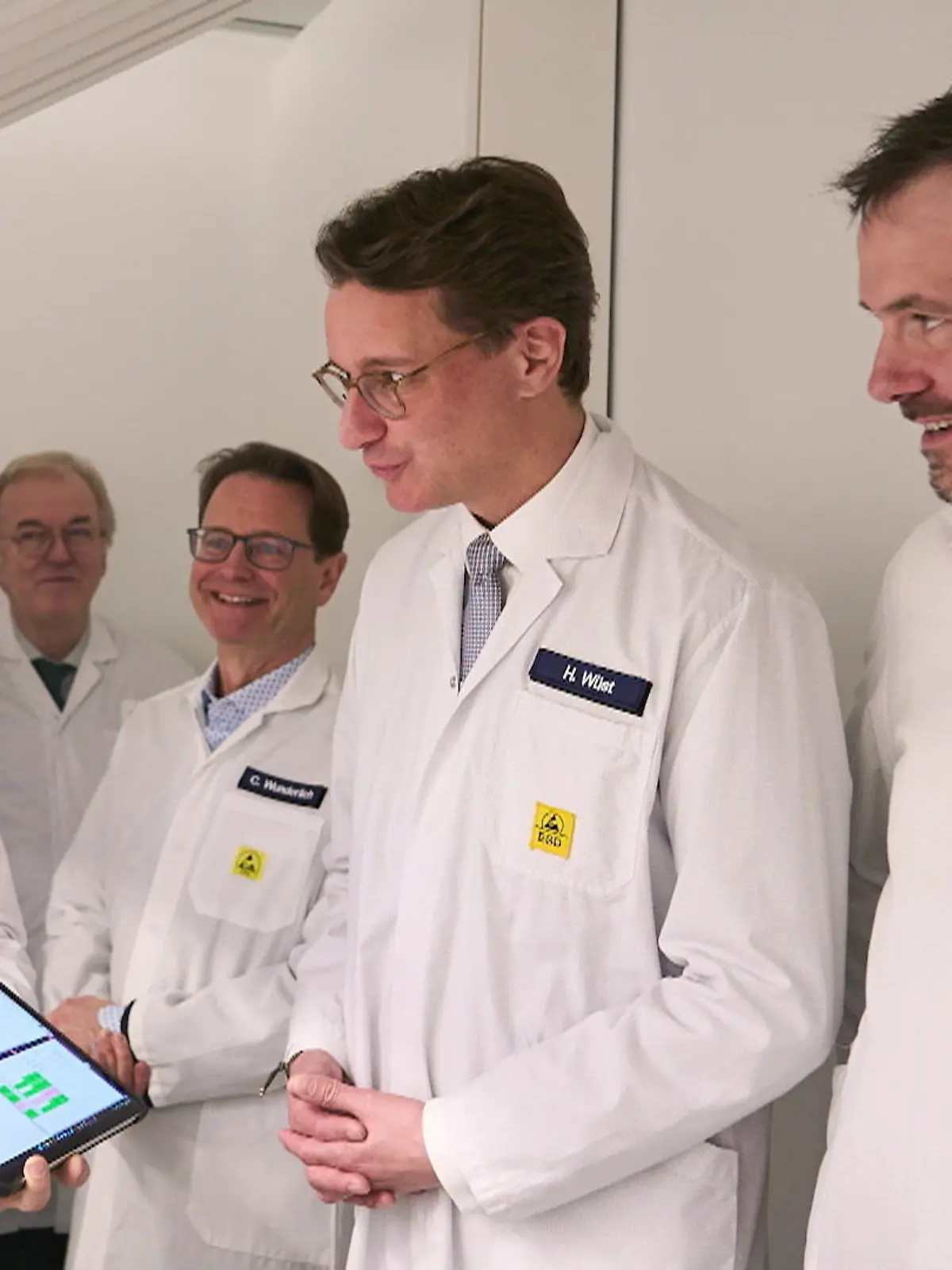 Bild zu: "Regierung schaut Quantencomputer an"