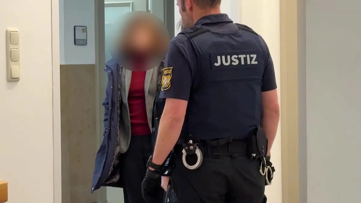 Opfer Annika K. sagt vor Gericht aus.
