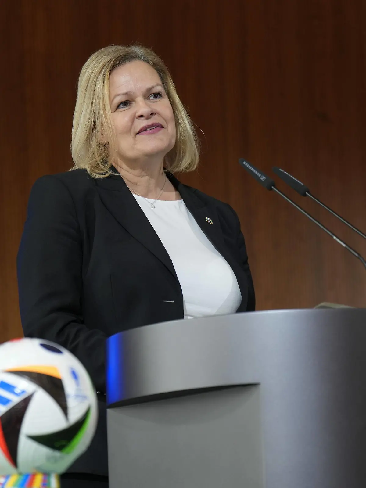 100 Tage vor dem Anpfiff der UEFA EURO 2024, Innenministerin Nancy Faeser 100 Tage vor dem Anpfiff der UEFA EURO 2024 lädt Sport- und Innenministerin Nancy Faeser zum Countdown Event in das Bundesministerium des Innern und für Heimat ein. Mit DFB-Sportdirektor Rudi Völler, Turnierdirektor der UEFA EURO 2024 Philipp Lahm und Turnierbotschafterin Celia äaöic Berlin Berlin GER