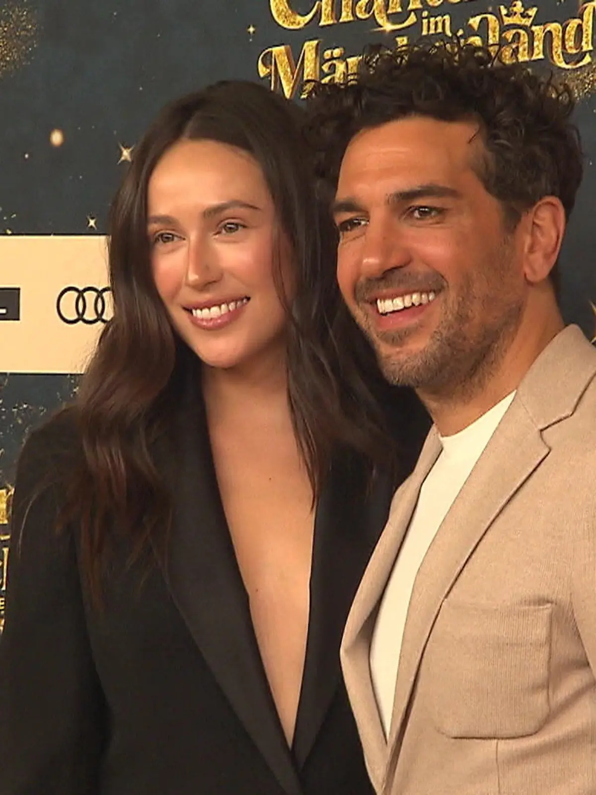 Bild zu: "Elyas M'Barek - Liebeserklärung an seine Frau Jessy!"