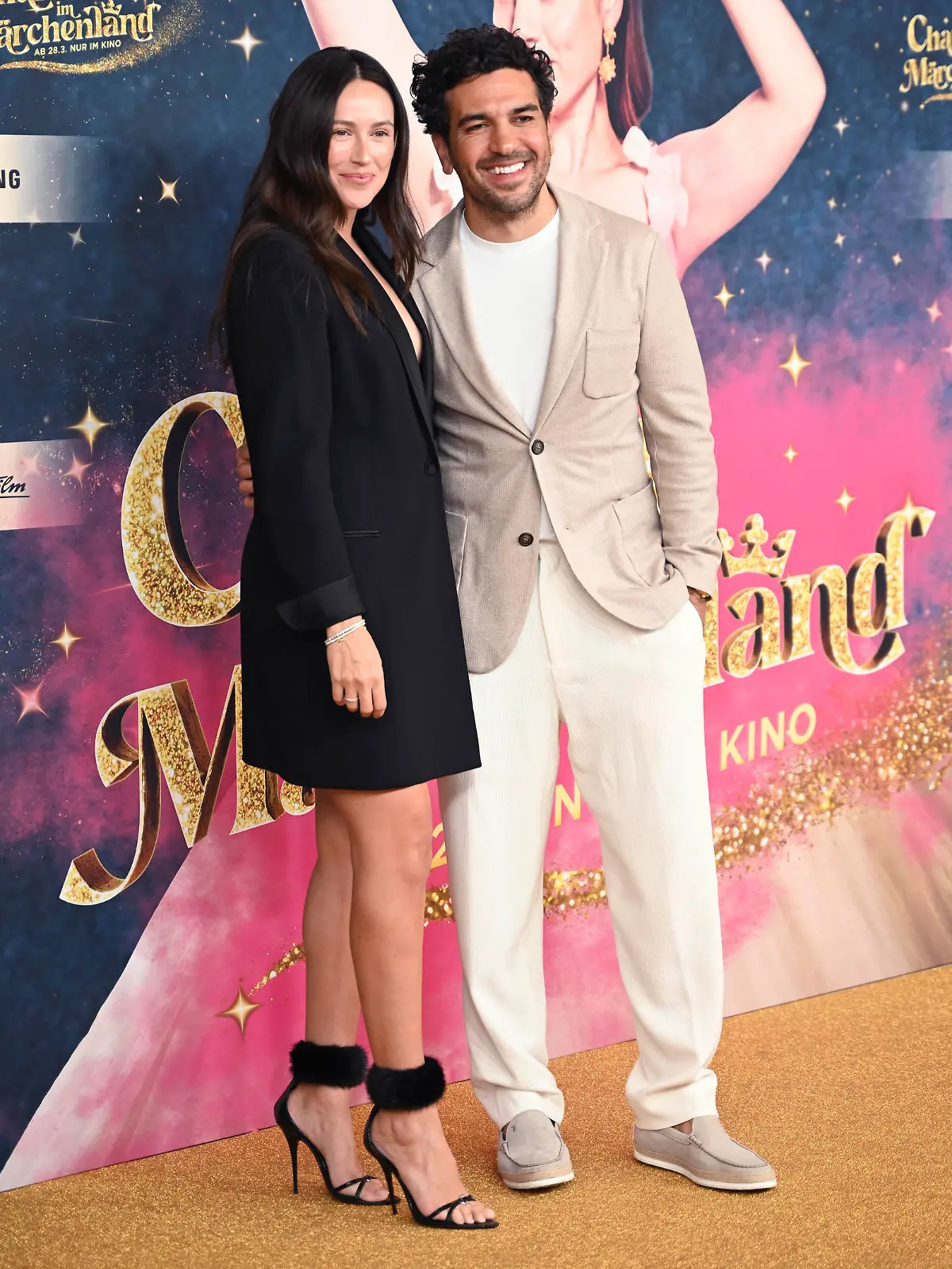 Elyas M'Barek mit Ehefrau Jessica M'Barek bei der Weltpremiere des Kinofilms 'Chantal im Märchenland' im Mathäser Filmpalast. München, 25.03.2024