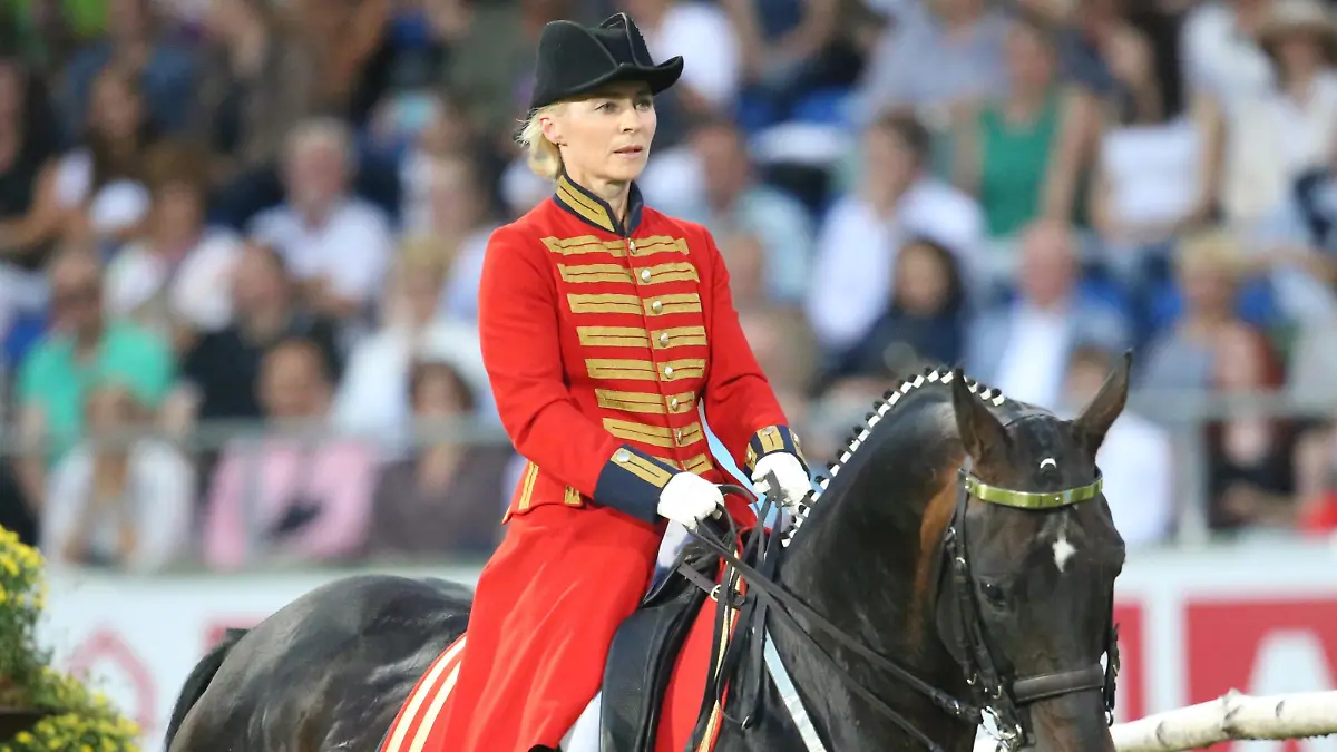 Aachen, Reiten, Pferdesport, FEI Europameisterschaften, European Championships, Reit EM n Aachen 11-23.8.2015, Aachen, Eröffnungsfeier, Ursula von der Leyen, Verteidigungsministerin, Fotocopyright Gladys Chai von der Laage *** Local Caption ***
