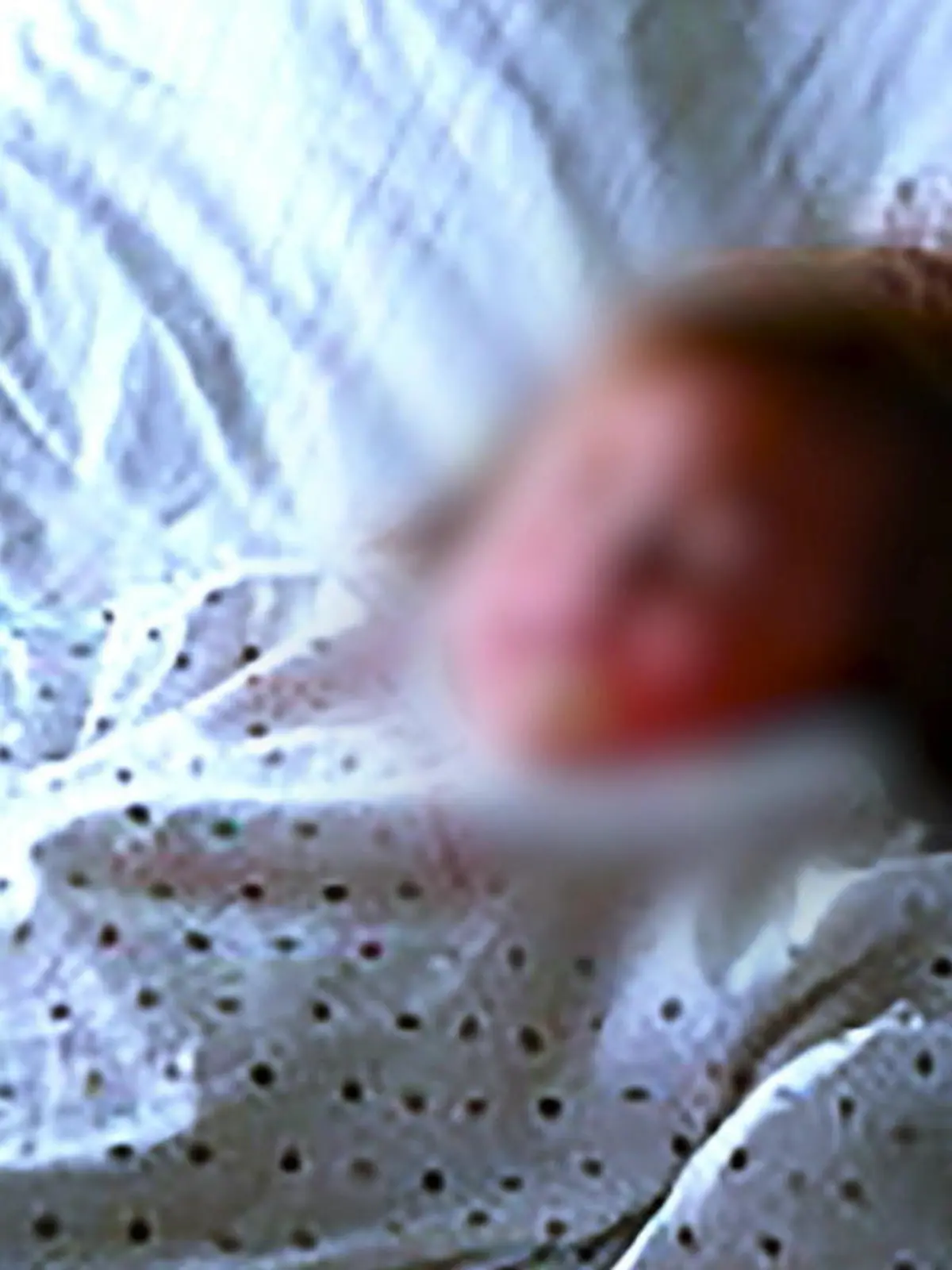 Fehldiagnose mit Folgen! Experten schlagen Alarm: offenbar wird immer wieder Eltern das sogenannte Münchhausen-Stellvertreter-Syndrom unterstellt – sie sollen ihre Kinder bewusst krank machen. Unsere Reporterin checkt, wie das sein kann und schaut sich genauer an, welch fatalen Folgen das für eine Familie hatte.