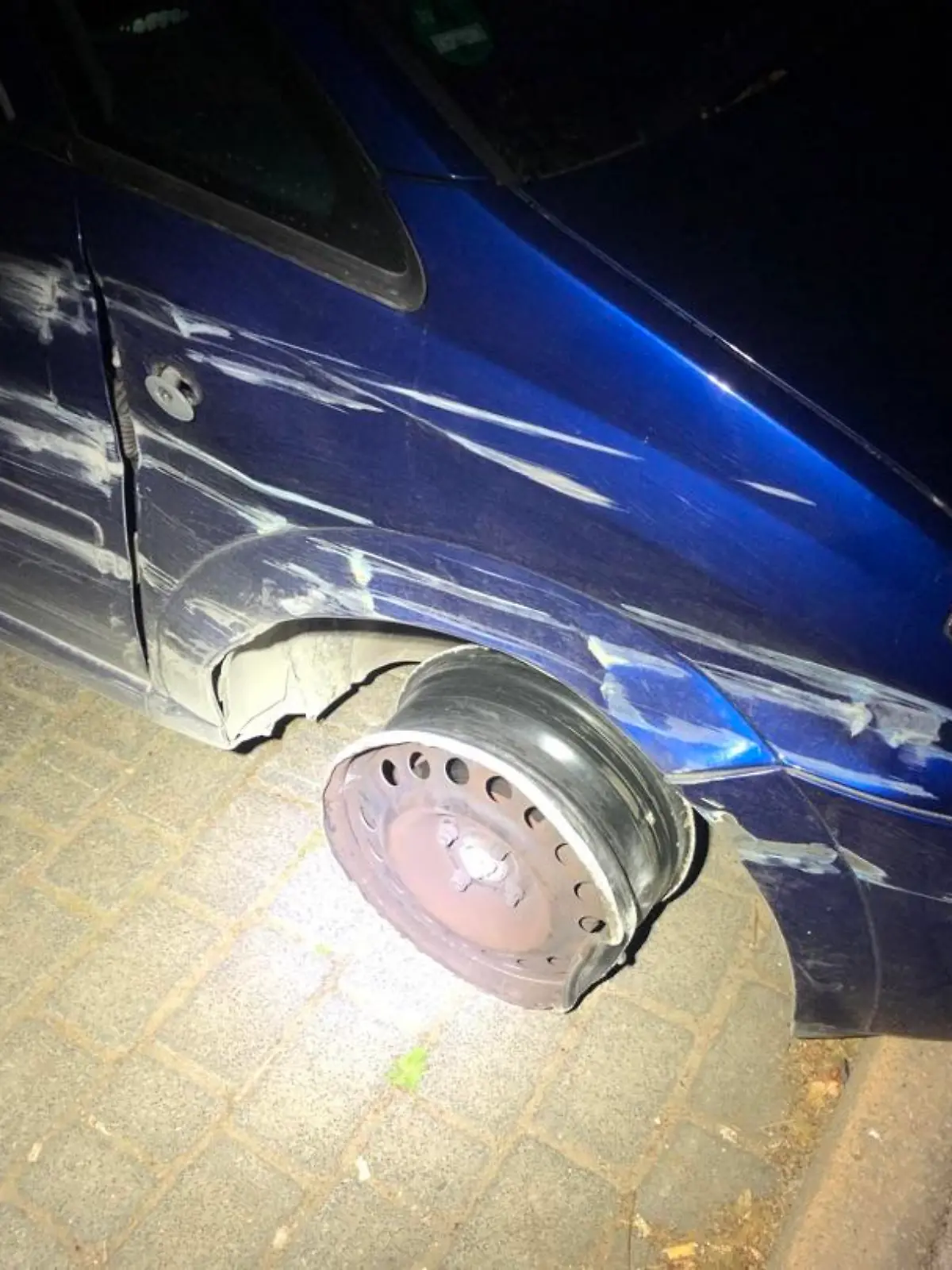 Beschädigter Opel Meriva