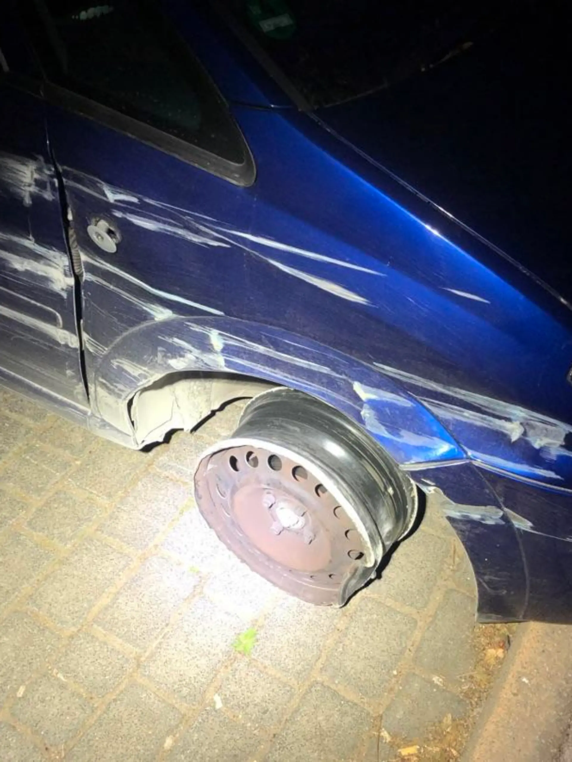 Beschädigter Opel Meriva