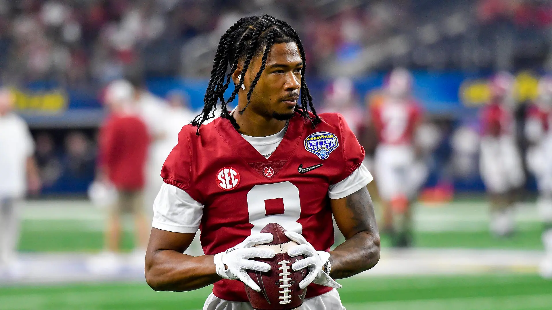 December 31, 2021: Alabama Crimson Tide wide receiver John Metchie III 8 on the field before the Cotton Bowl Classic Football Game between the University of Cincinnati Bearcats and the University of Alabama Crimson Tide at AT&T Stadium in Arlington, TX Alabama defeated Cincinnati 27-6 /CSM Dallas USA - ZUMAcp2_ 20211231_zaf_cp2_025 Copyright: xAlbertxPenax