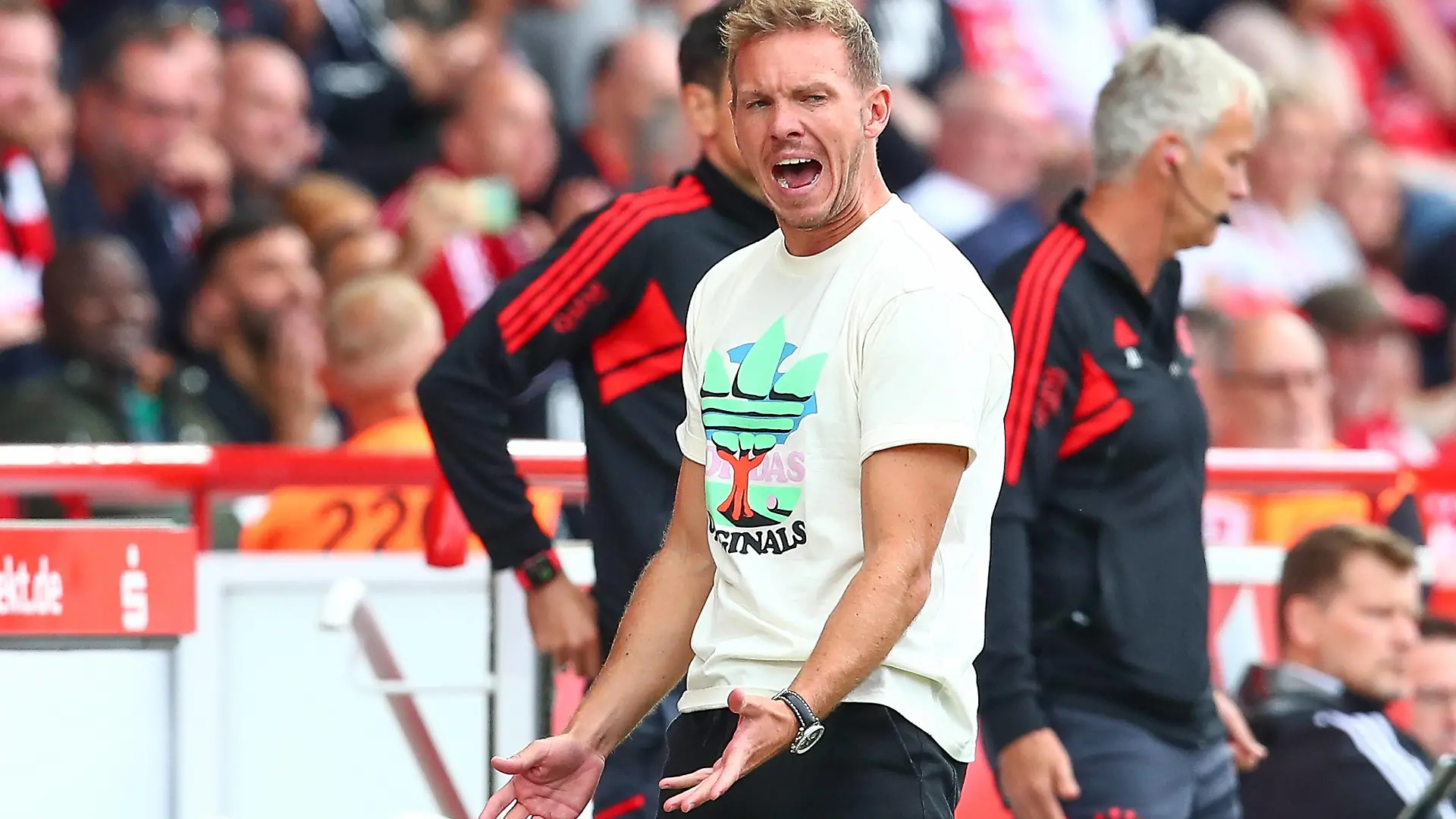 03.09.2022, xtgx, Fussball 1. Bundesliga, 1. FC Union Berlin - FC Bayern Muenchen emspor, v.l. Julian Nagelsmann Bayern Muenchen, Trainer gibt Anweisungen, gestikuliert mit den Armen, gesticulate, gives instructions enttaeuscht, schaut enttaeuscht, niedergeschlagen, disappointed DFL/DFB REGULATIONS PROHIBIT ANY USE OF PHOTOGRAPHS as IMAGE SEQUENCES and/or QUASI-VIDEO Berlin *** 03 09 2022, xtgx, football 1 Bundesliga, 1 FC Union Berlin FC Bayern Muenchen emspor, v l Julian Nagelsmann Bayern Muenchen, coach gives instructions, gestures with arms, gesticulate, gives instructions disappointed, looks disappointed, dejected, disappointed DFL DFB REGULATES PROHIBIT ANY USE OF PHOTOGRAPHS AS IMAGE SEQUENCES AND OR QUASI VIDEO Berlin