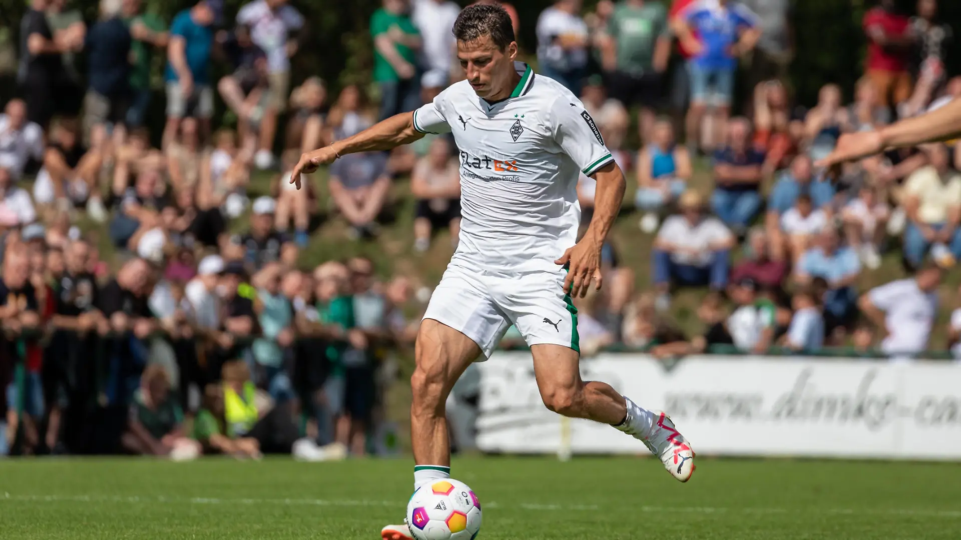 Stefan LAINER (Borussia M?nchengladbach, #18) Testspiel FC Wegberg-Beeck gegen Borussia M?nchengladbach in Wegberg-Beeck (Deutschland) am 15. Juli .2023