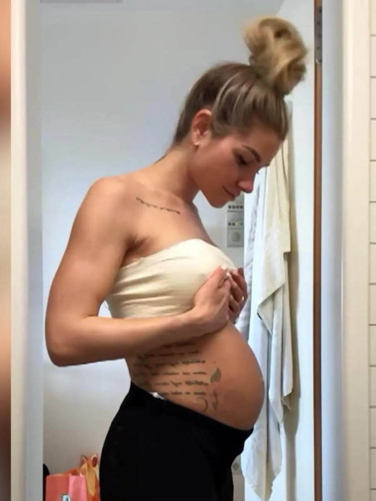 Antonia Elena zeigt ihren After-Baby-Body zwei Tage nach der Geburt.