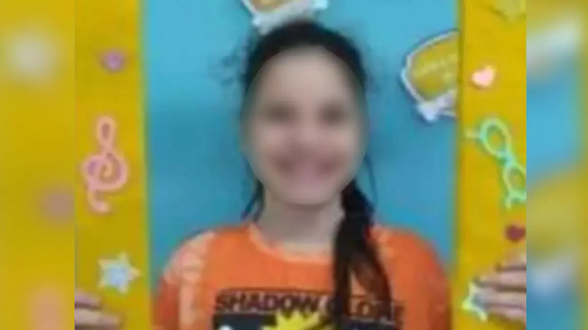 Die neunjährige Alice schlief vermutlich vier Tage neben ihrem kleinen Bruder, bevor die Mutter auch sie tötete.