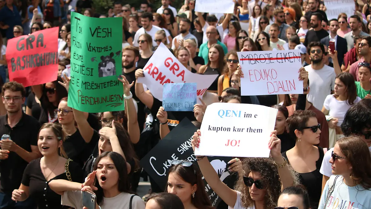 PRISTINA, KOSOVO - AUGUST 31: People gathered to march against the sexual violence against an 11-year-old girl in Pristina, Kosovo on August 31, 2022. Thousands of people participated in the protest, calling for the protection of women and girls from violence and ensuring safety. Erkin Keci / Anadolu Agency