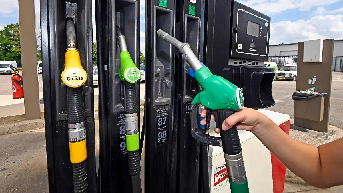 ©PHOTOPQR/L'EST REPUBLICAIN/Cedric JACQUOT ; Nancy ; 27/07/2022 ; CONSOMMATION - CARBURANT - POUVOIR D'ACHAT - INFLATION Image d'illustration sur l'inflation du prix de l'essence. Nancy, le 27 juillet 2022. Photo ER/ Cédric Jacquot