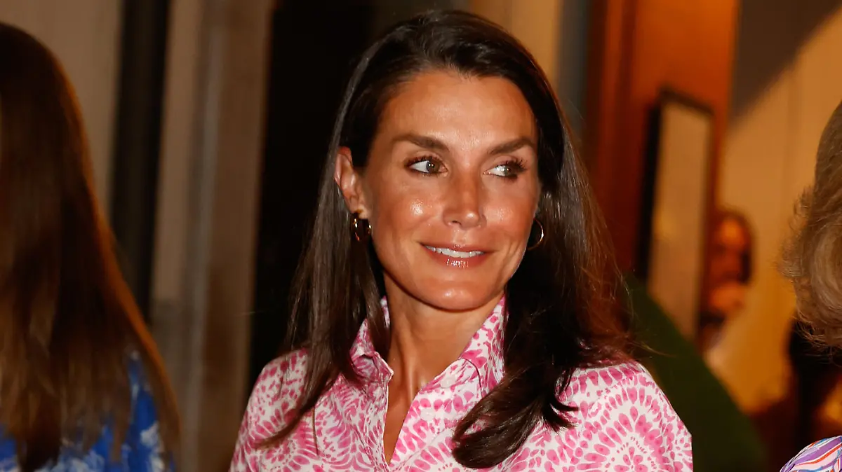 Queen Letizia Ortiz with Spanish Queen Sofia de Grecia, Princess Leonor de Borbon and Infanta Sofia de Borbon go shopping in Palma de Mallorca today.Pictured: Queen Letizia OrtizRef: SPL5331259 070822 NON-EXCLUSIVEPicture by: GTres / SplashNews.comAustria Rights, Germany Rights, Switzerland Rights