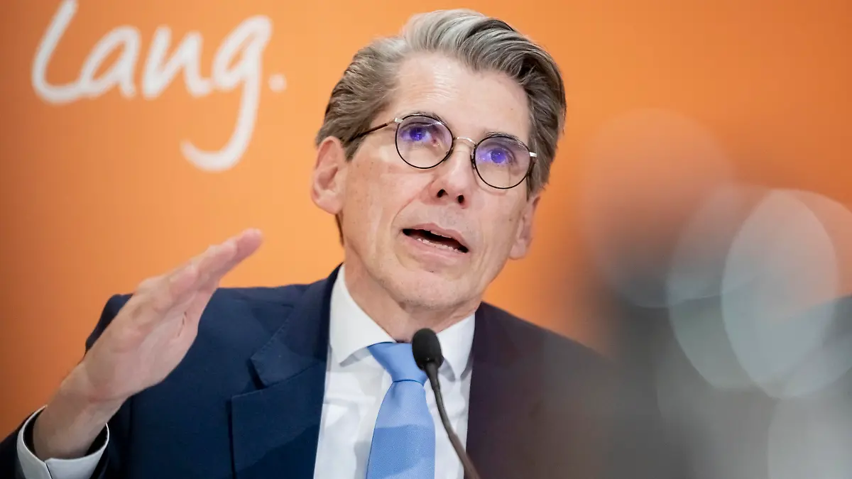 16.04.2019, Berlin: Andreas Storm, Vorstandsvorsitzender der DAK-Gesundheit, nimmt an einer Pressekonferenz zum DAK-Gesundheitsreport 2019 «Sucht 4.0 – Trinken, Dampfen, Gamen in der Arbeitswelt» teil. Foto: Christoph Soeder/dpa