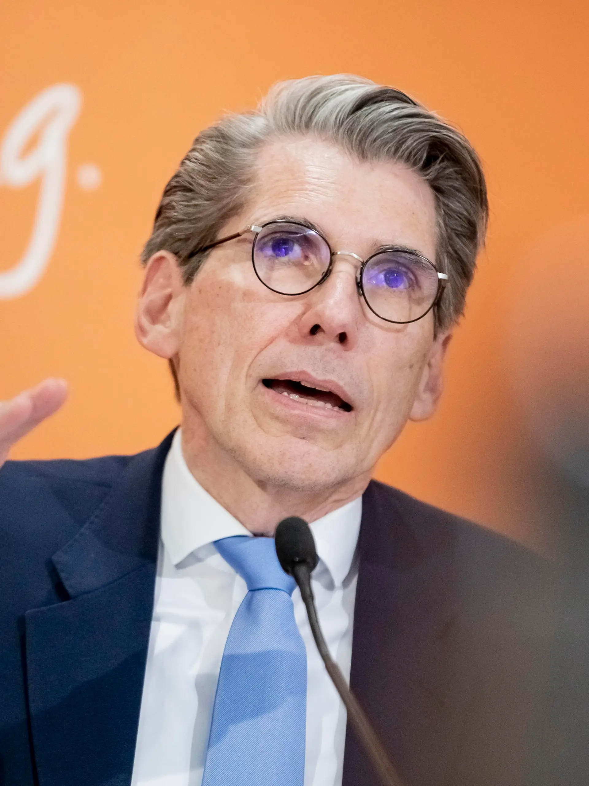 16.04.2019, Berlin: Andreas Storm, Vorstandsvorsitzender der DAK-Gesundheit, nimmt an einer Pressekonferenz zum DAK-Gesundheitsreport 2019 «Sucht 4.0 – Trinken, Dampfen, Gamen in der Arbeitswelt» teil. Foto: Christoph Soeder/dpa