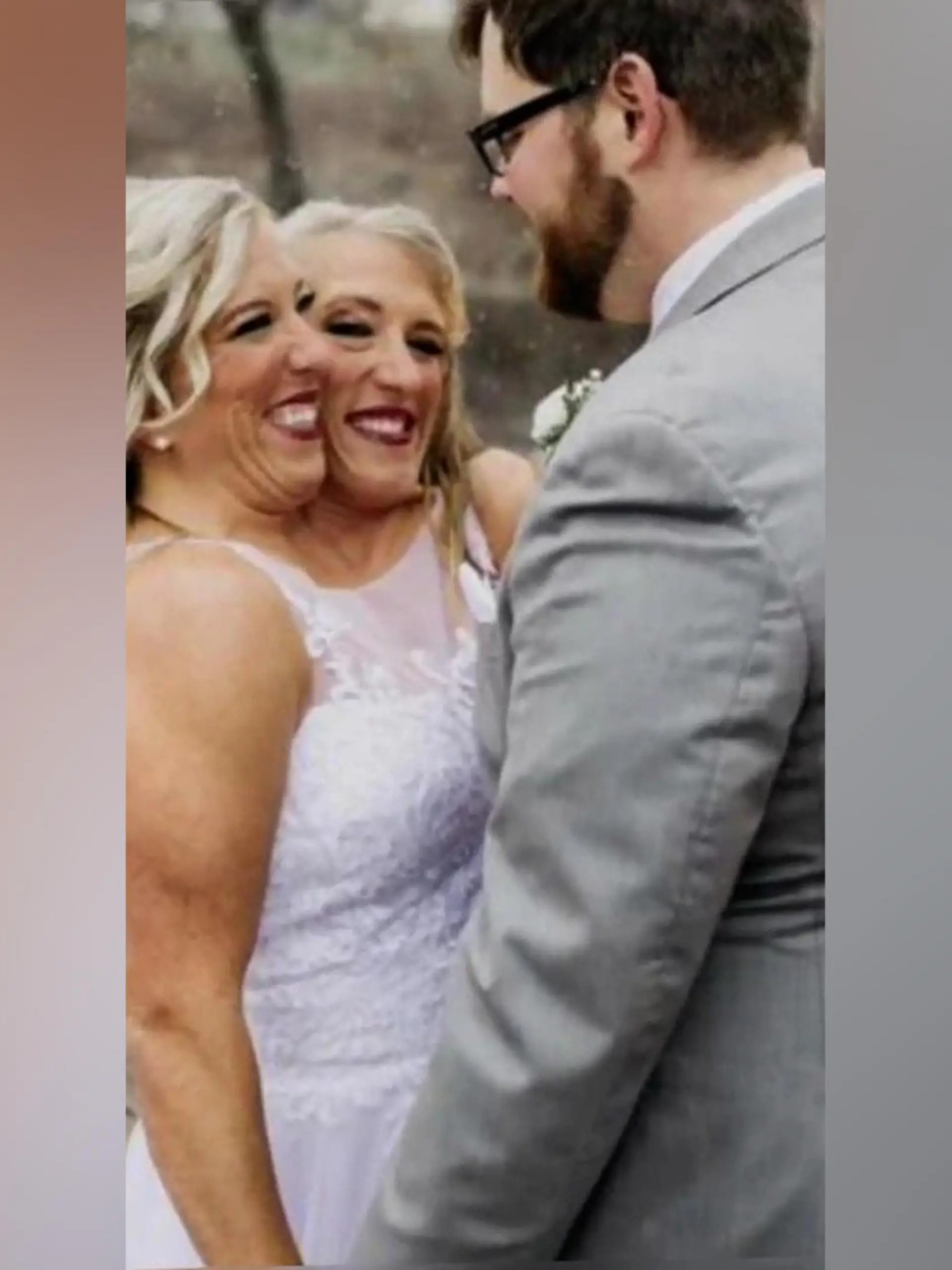 Frisch verheiratet: Zwillingsschwester Abby heiratet ihren Josh.