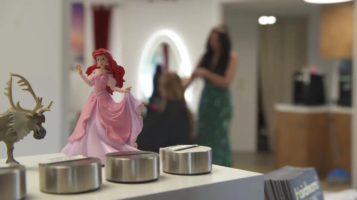 Jennifer Tevs Geschäft in Osnabrück ist auch im Disney-Motto dekoriert.
