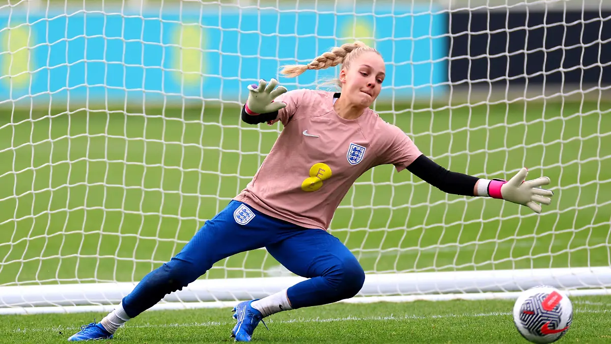 England Training Session - St. George s Park - Tuesday October 24th England goalkeeper Ellie Roebuck during a training session at St. George s Park, Burton-On-Trent. Picture date: Tuesday October 24, 2023. Use subject to restrictions. Editorial use only, no commercial use without prior consent from rights holder. PUBLICATIONxNOTxINxUKxIRL Copyright: xBradleyxCollyerx 74287210