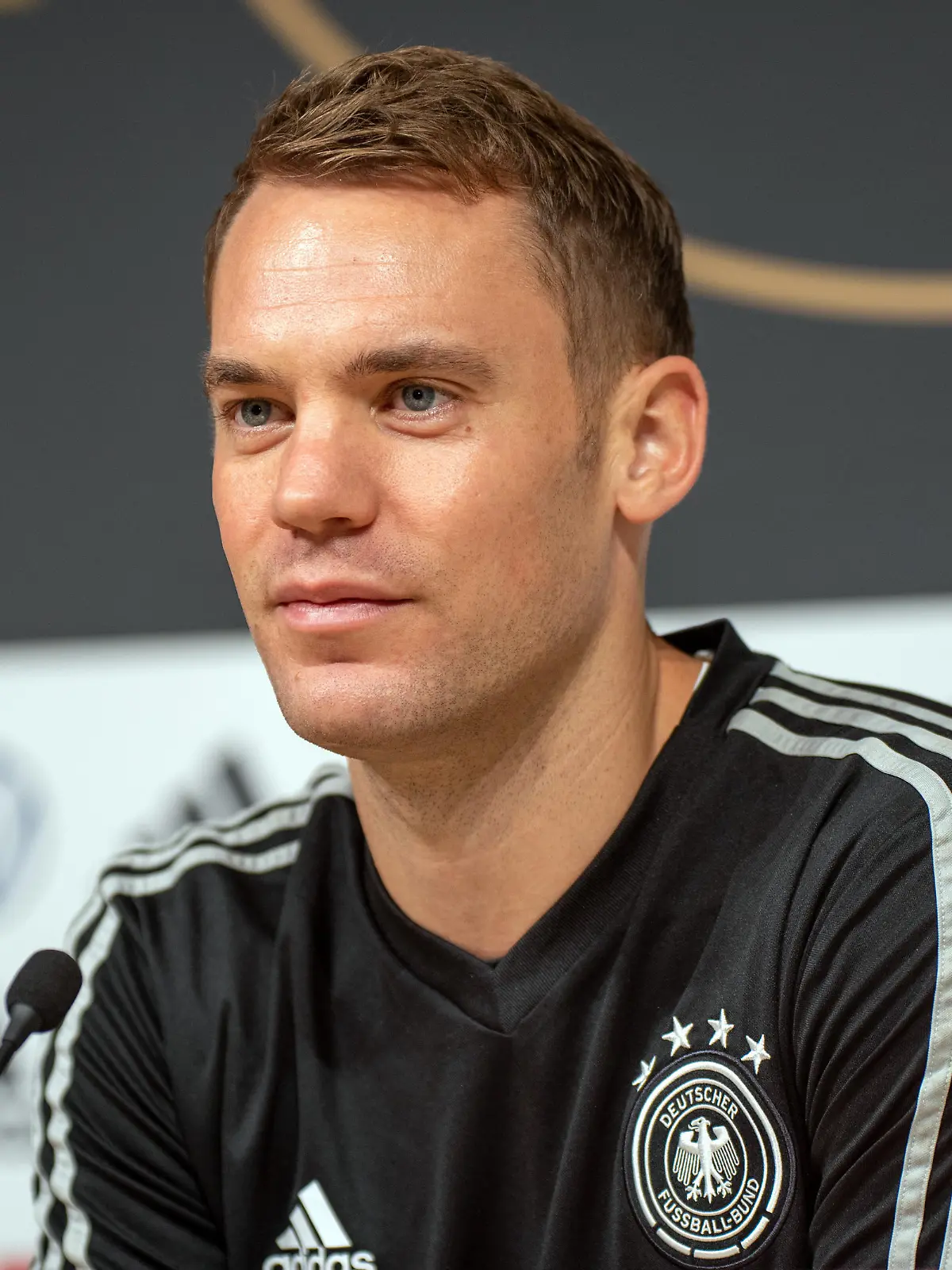  Torwart Manuel Neuer GER. Estland, Tallinn, 12.10.2019, FuBa, Nationalmannschaft, European Qualifiers: Estland vs Deutschland, Pressekonferenz, A. Le Coq Arena  Goalkeeper Manuel Neuer GER Estonia, Tallinn, 12 10 2019, FuBa, national team, European Qualifiers Estonia vs Germany, press conference, A Le Coq Arena