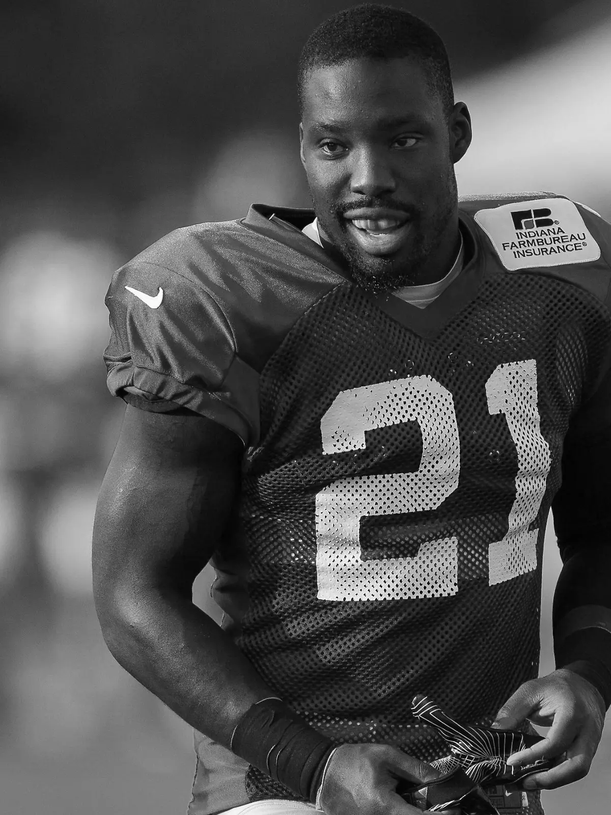 INDIANAPOLIS, IN - AUGUST 03: Indianapolis Colts cornerback Vontae Davis (21) warms up before the Indianapolis Colts training camp on August 3, 2017 at Lucas Oil Stadium in Indianapolis, IN. (Photo by Zach Bolinger/Icon Sportswire) NFL American Football Herren USA AUG 03 Colts Training Camp PUBLICATIONxINxGERxSUIxAUTxHUNxRUSxSWExNORxDENxONLY Icon1708030004

Indianapolis in August 03 Indianapolis Colts Cornerback Vontae Davis 21 warm Up Before The Indianapolis Colts Training Camp ON August 3 2017 AT Lucas Oil Stage in Indianapolis in Photo by Zach Bolinger Icon Sports Wire NFL American Football men USA Aug 03 Colts Training Camp  