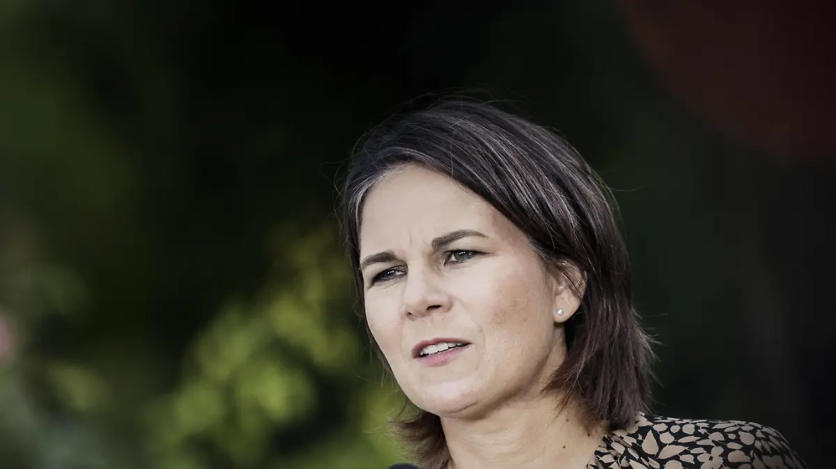  Annalena Baerbock Buendnis 90/Die Gruenen, Bundesaussenministerin, aufgenommen bei einem Pressestatement zur Nationalen Sicherheitsstrategie im Rahmen der Kabinettsklausur der Bundesregierung im Schloss Meseberg, 30.08.2022. Meseberg Deutschland *** Annalena Baerbock Buendnis 90 Die Gruenen , Federal Minister of Foreign Affairs, recorded during a press statement on the National Security Strategy in the context of the cabinet meeting of the federal government in Meseberg Castle, 30 08 2022 Meseberg Germany Copyright: xFlorianxGaertner/photothek.dex