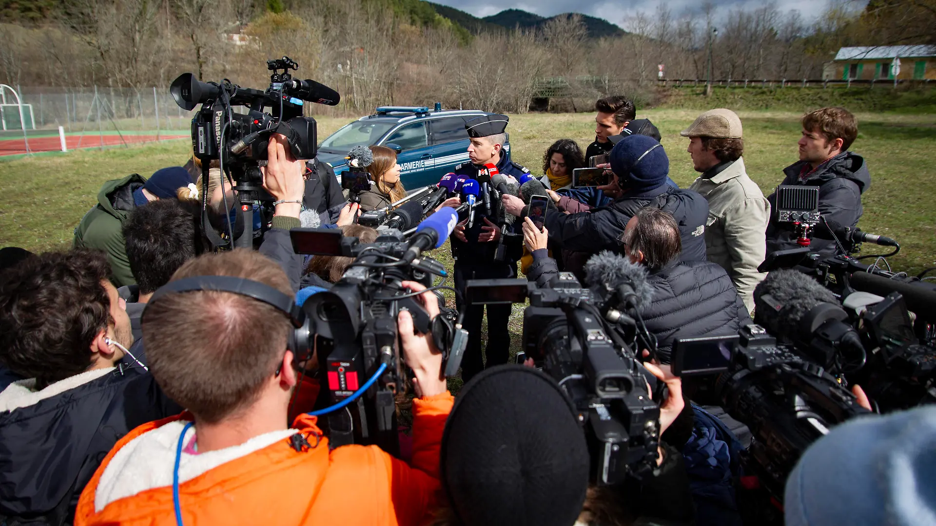 Little Emile Case - Remains founded - Le Vernet Colonel Pierre-Yves Bardy, commanding officer of the gendarmerie group in the Alpes-de-Haute-Provence region, provides an update on the security measures in place at the site where the remains were discovered, France, Vernet, on april 01, 2024. The remains of Emile, who disappeared since July 8th last year in Le Vernet, were discovered this Saturday a few kilometers from the hamletPhoto by Thibaut Durand/ABACAPRESS.COM Le Vernet Alpes-de-Haute-Provence France PUBLICATIONxNOTxINxFRAxESPxUKxUSAxBELxPOL Copyright: xDurandxThibaut/ABACAx