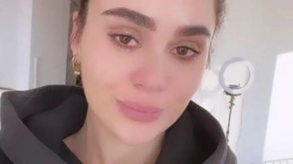 Melissa Damilia meldet sich mit geröteten Augen bei ihren Fans