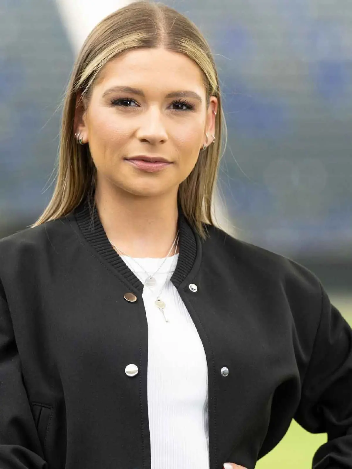 Porträt der RTL-Moderatorin Jana Wosnitza